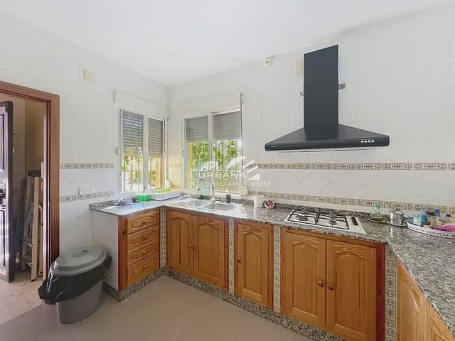 4 Zimmer Villa zu verkaufen in Lucena mit Pool - 395.000 € (Ref: 9963644)