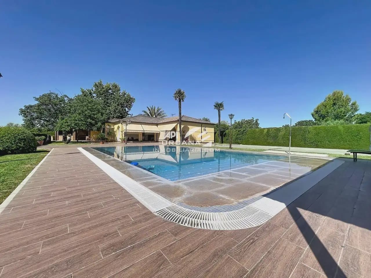 4 Zimmer Villa zu verkaufen in Lucena mit Pool - 395.000 € (Ref: 9963644)