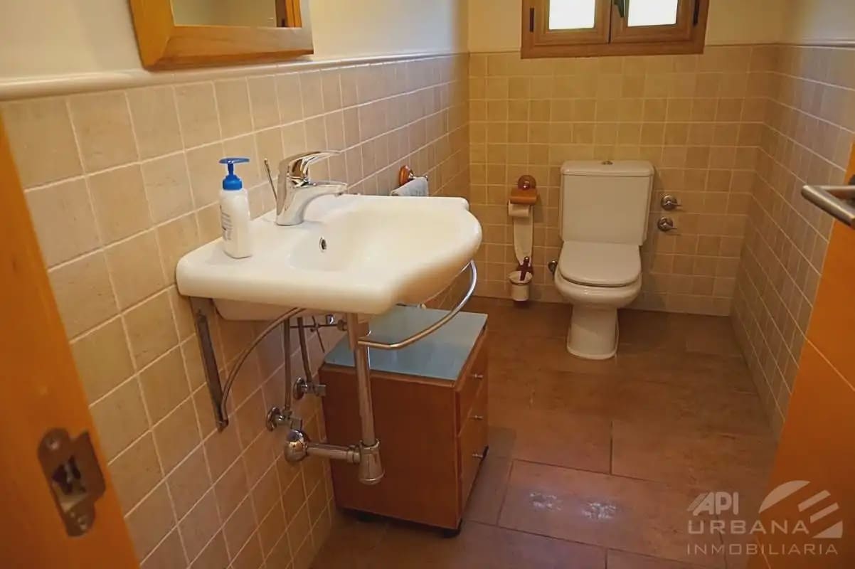 5 bedroom Villa for sale in Lucena with pool - € 550,000 (Ref: 9963645)