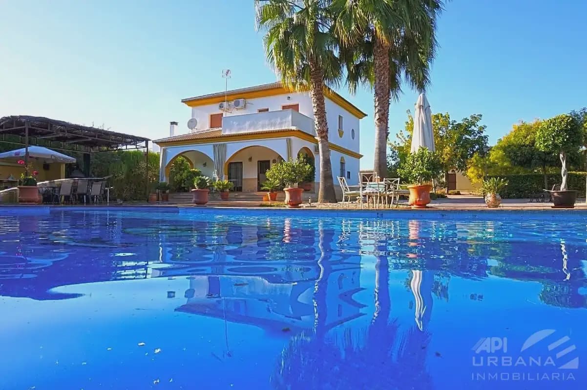 5 bedroom Villa for sale in Lucena with pool - € 550,000 (Ref: 9963645)
