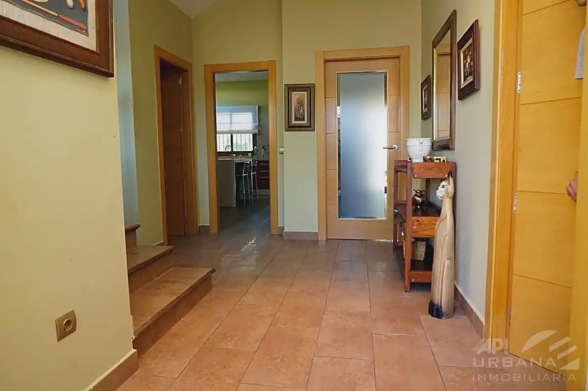 5 bedroom Villa for sale in Lucena with pool - € 550,000 (Ref: 9963645)