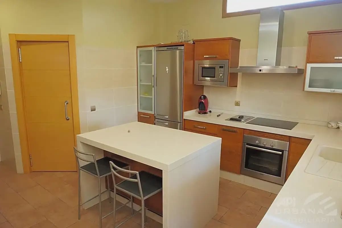5 bedroom Villa for sale in Lucena with pool - € 550,000 (Ref: 9963645)