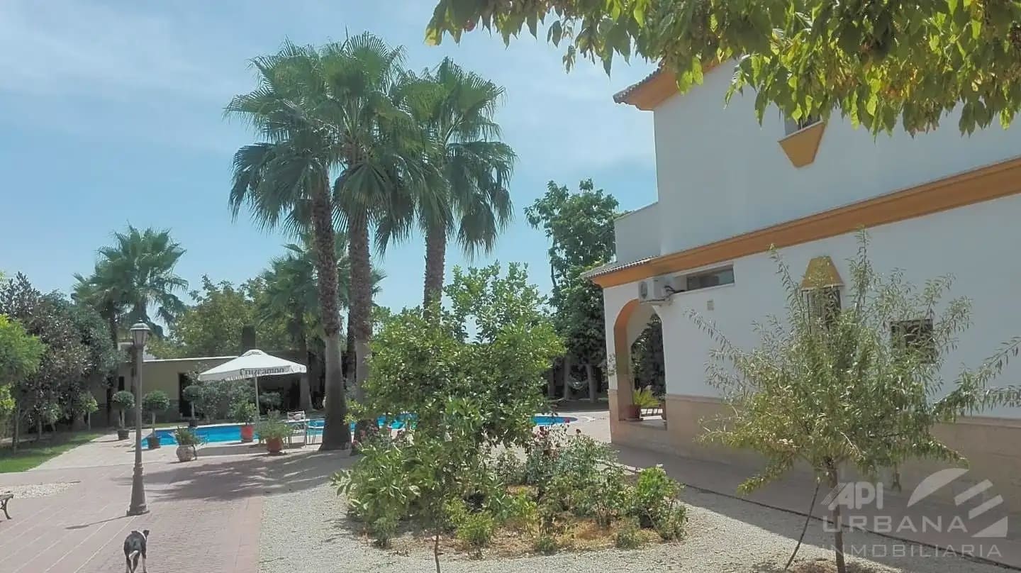5 bedroom Villa for sale in Lucena with pool - € 550,000 (Ref: 9963645)