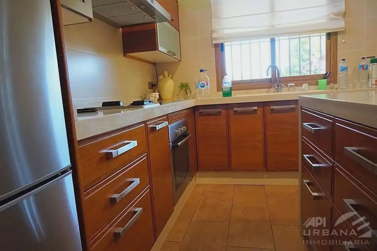 5 bedroom Villa for sale in Lucena with pool - € 550,000 (Ref: 9963645)