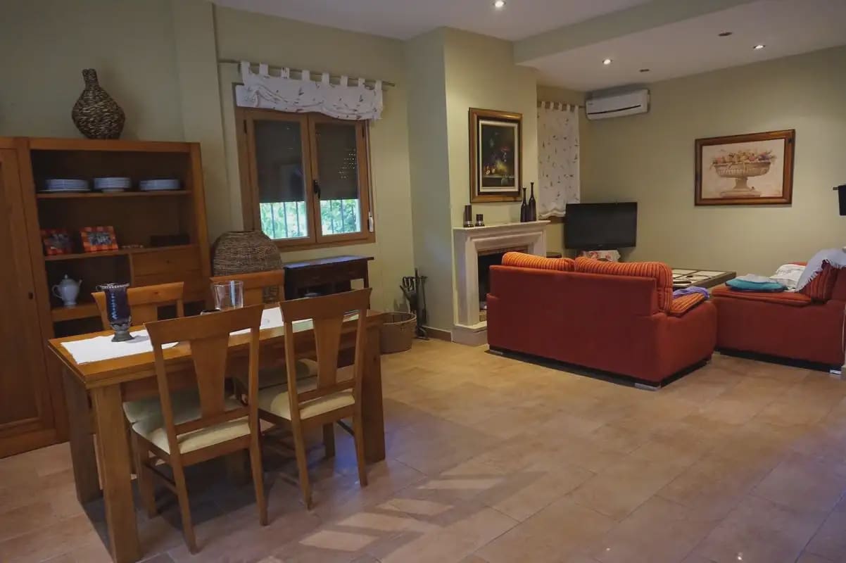 5 bedroom Villa for sale in Lucena with pool - € 550,000 (Ref: 9963645)