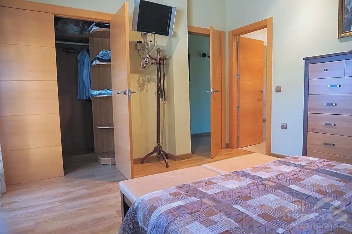 5 bedroom Villa for sale in Lucena with pool - € 550,000 (Ref: 9963645)