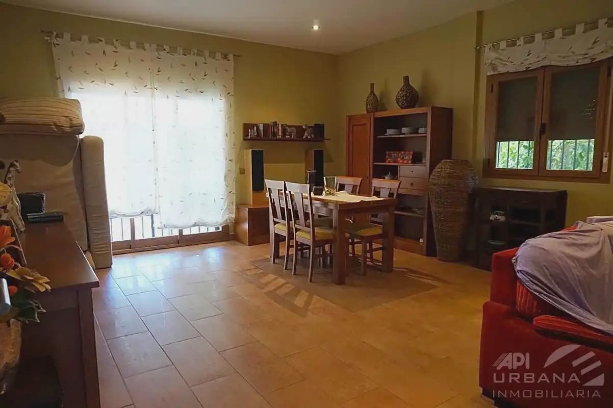5 bedroom Villa for sale in Lucena with pool - € 550,000 (Ref: 9963645)