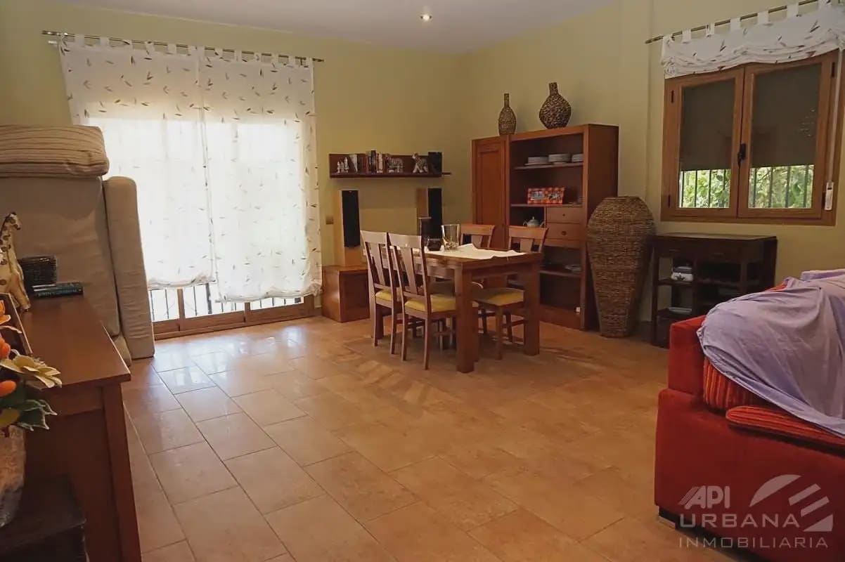 5 bedroom Villa for sale in Lucena with pool - € 550,000 (Ref: 9963645)