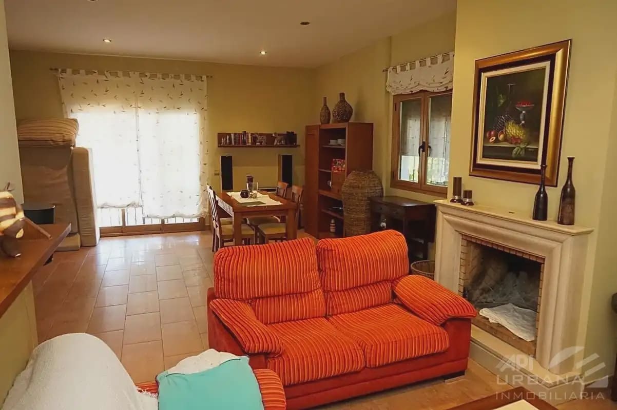 5 bedroom Villa for sale in Lucena with pool - € 550,000 (Ref: 9963645)