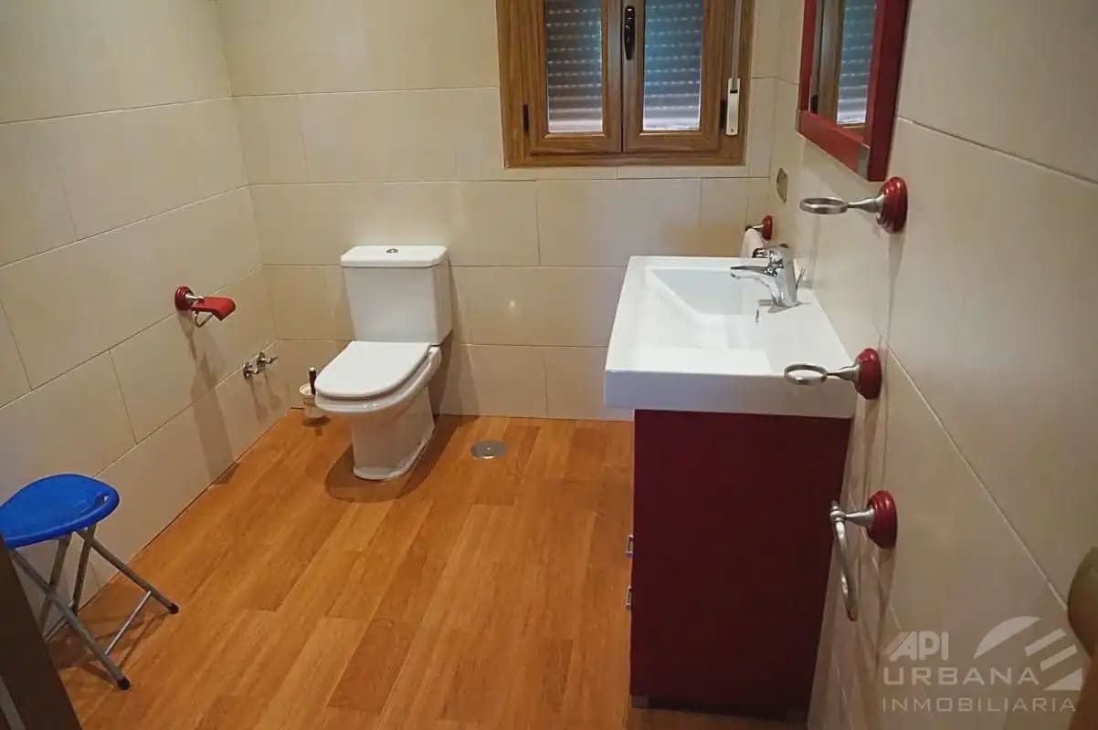 5 bedroom Villa for sale in Lucena with pool - € 550,000 (Ref: 9963645)