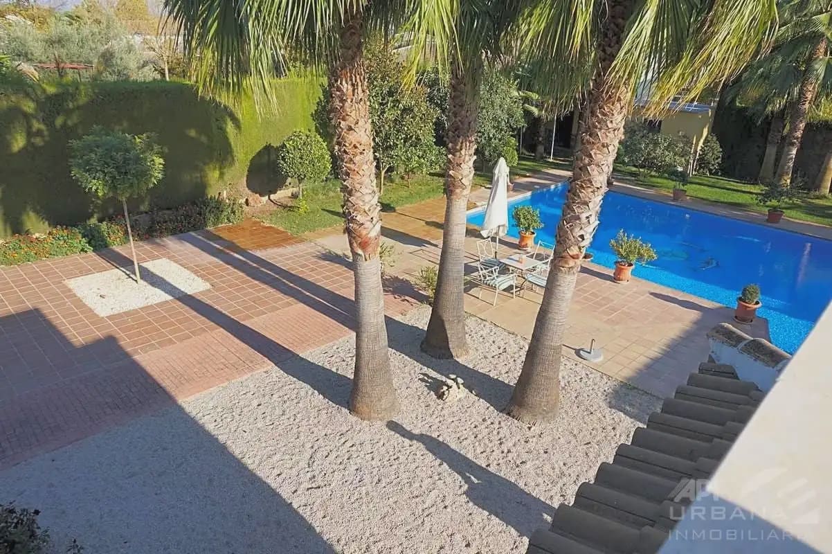 5 bedroom Villa for sale in Lucena with pool - € 550,000 (Ref: 9963645)