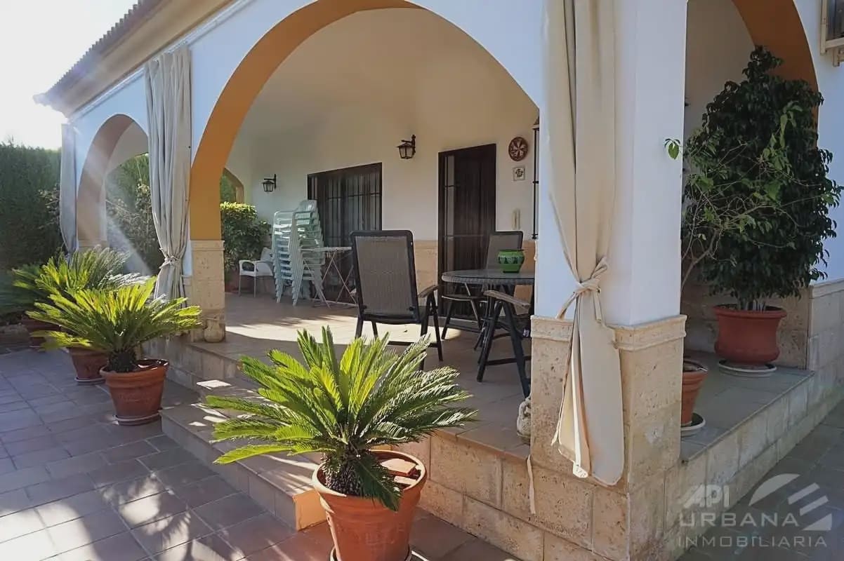 5 bedroom Villa for sale in Lucena with pool - € 550,000 (Ref: 9963645)