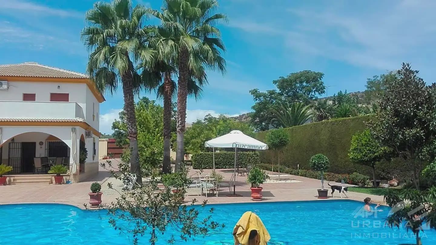 5 bedroom Villa for sale in Lucena with pool - € 550,000 (Ref: 9963645)