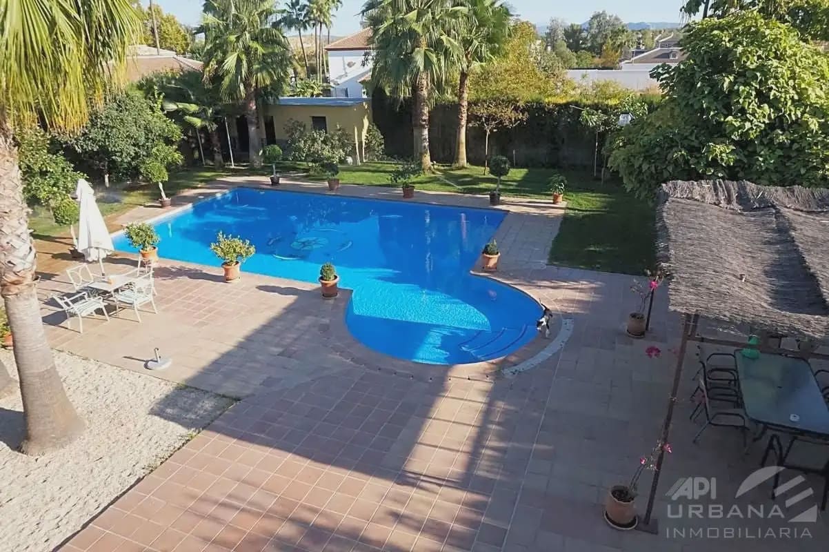 5 bedroom Villa for sale in Lucena with pool - € 550,000 (Ref: 9963645)