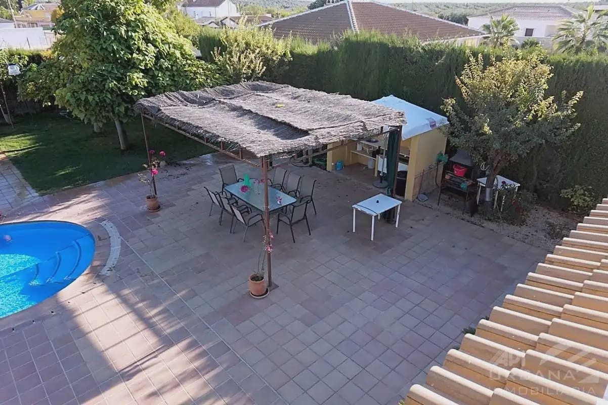 5 bedroom Villa for sale in Lucena with pool - € 550,000 (Ref: 9963645)