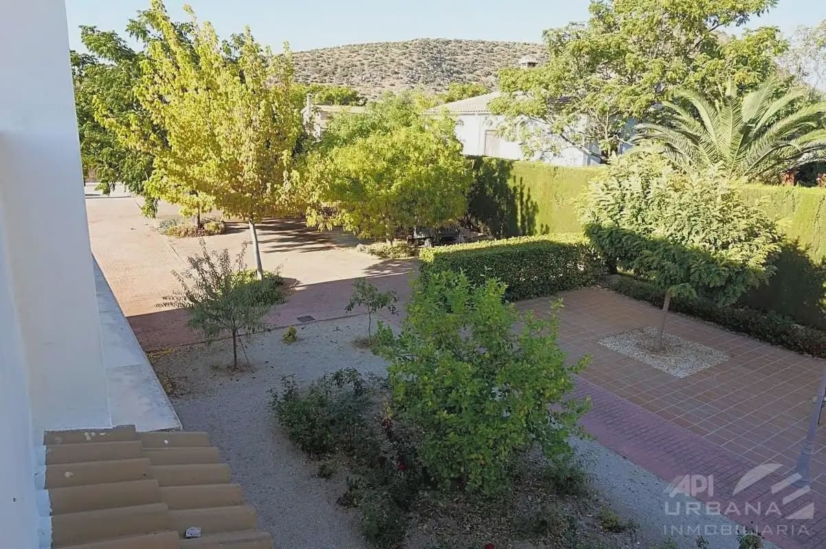 5 bedroom Villa for sale in Lucena with pool - € 550,000 (Ref: 9963645)