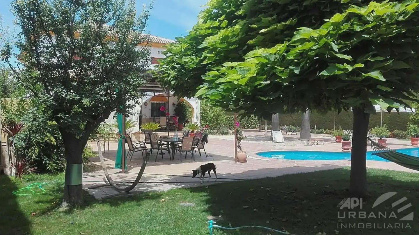 5 bedroom Villa for sale in Lucena with pool - € 550,000 (Ref: 9963645)