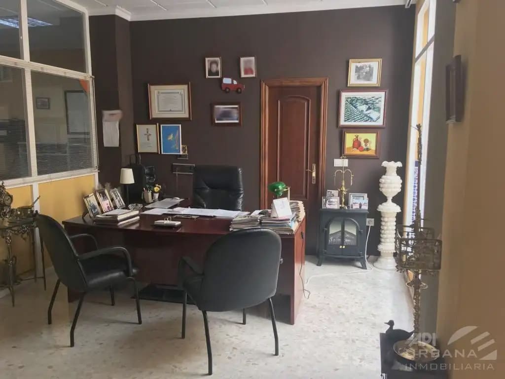 Kaupallinen vuokrattavana paikassa Lucena - 650 € (Ref: 9963647)