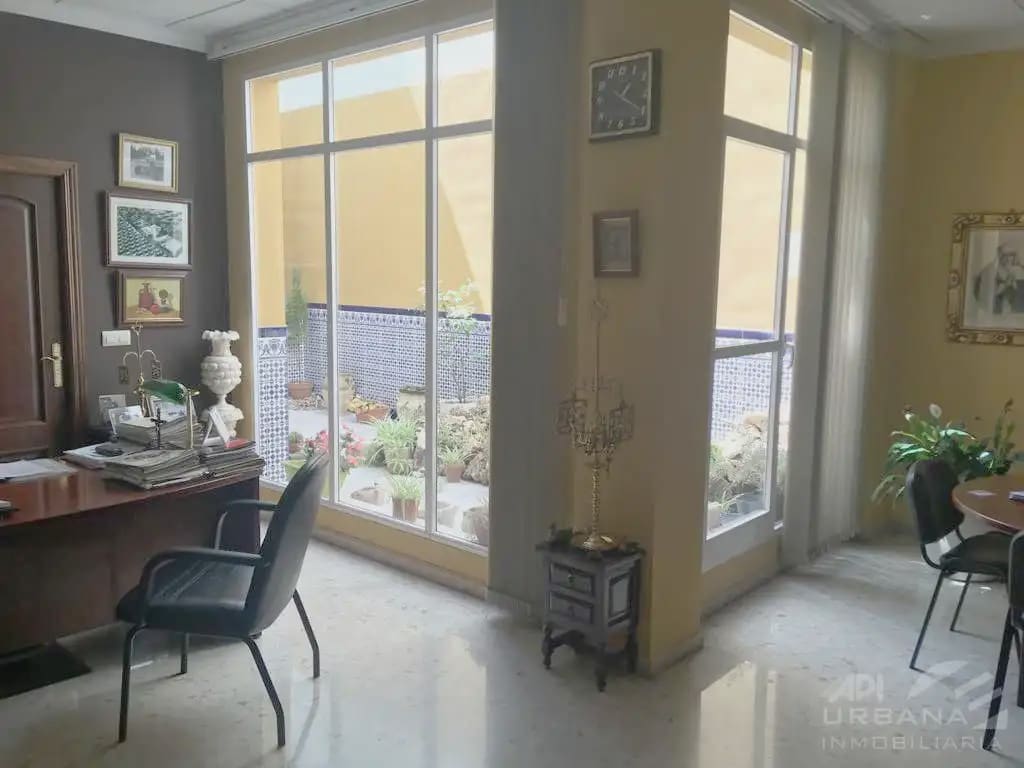 Kaupallinen vuokrattavana paikassa Lucena - 650 € (Ref: 9963647)