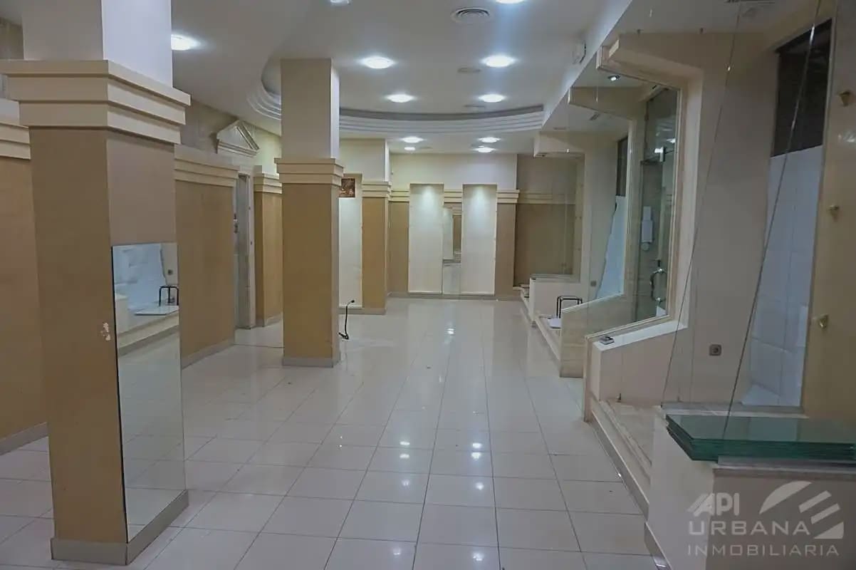 Commerciale da affittare in Lucena - 700 € (Rif: 9963648)