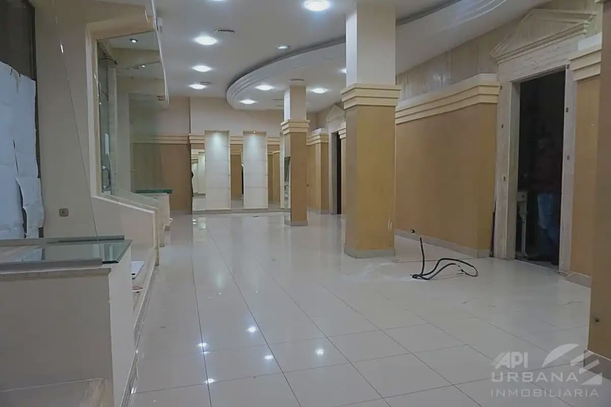 Commerciale da affittare in Lucena - 700 € (Rif: 9963648)
