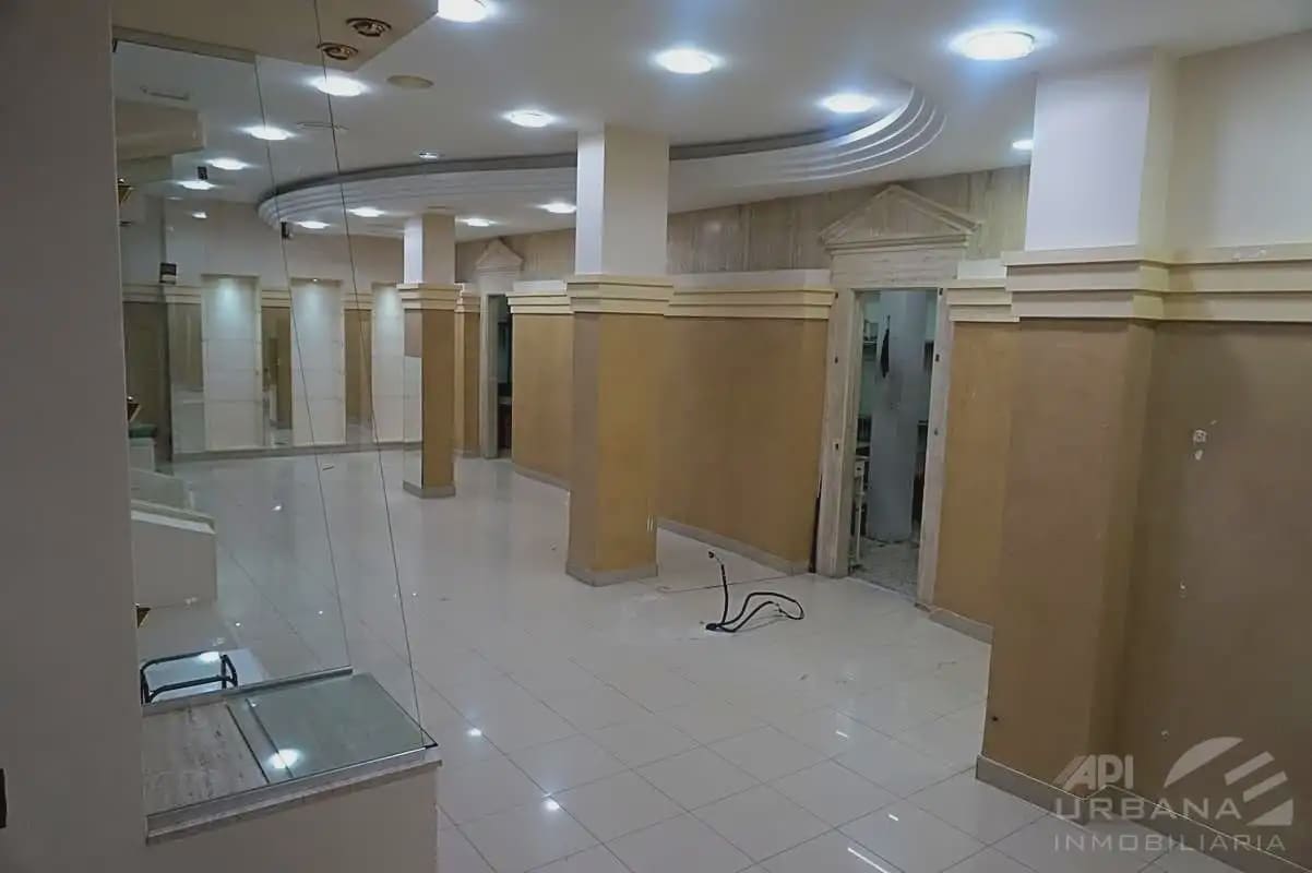 Commerciale da affittare in Lucena - 700 € (Rif: 9963648)