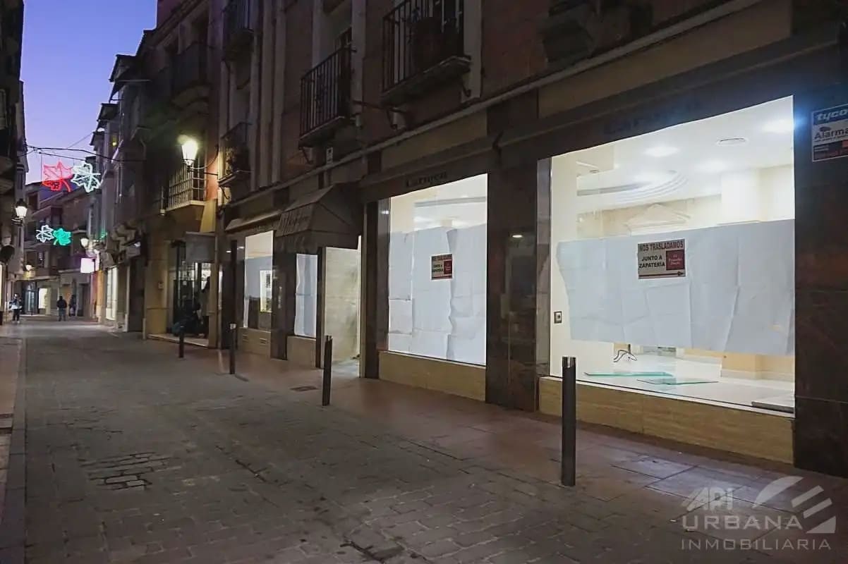 Commerciale da affittare in Lucena - 700 € (Rif: 9963648)