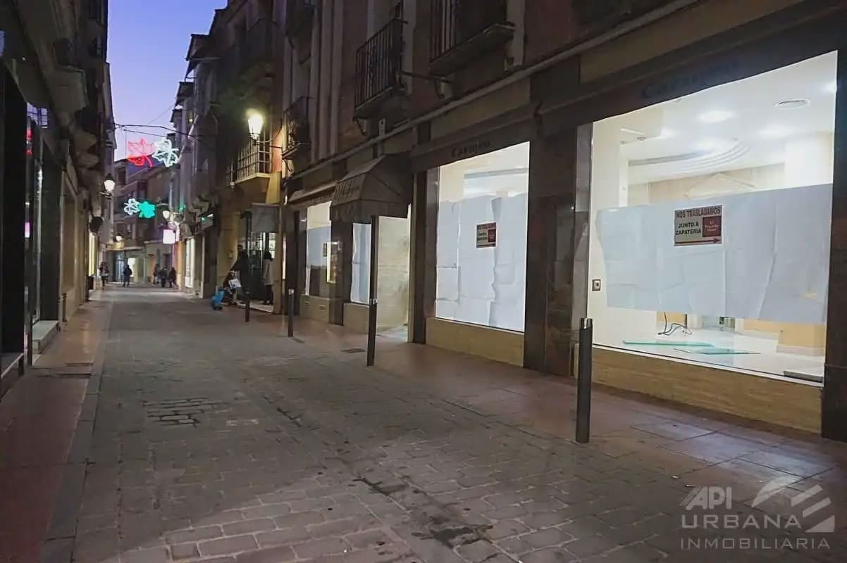 Commerciale da affittare in Lucena - 700 € (Rif: 9963648)