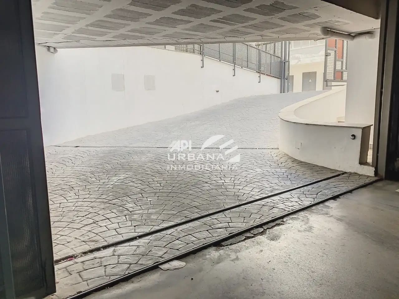 Garaje en Lucena en venta - 12.000 € (Ref: 9963649)