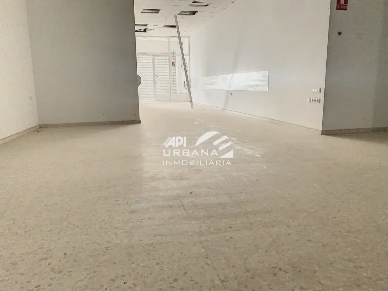 Comercial para venda em La Rambla - 140 000 € (Ref: 9963653)