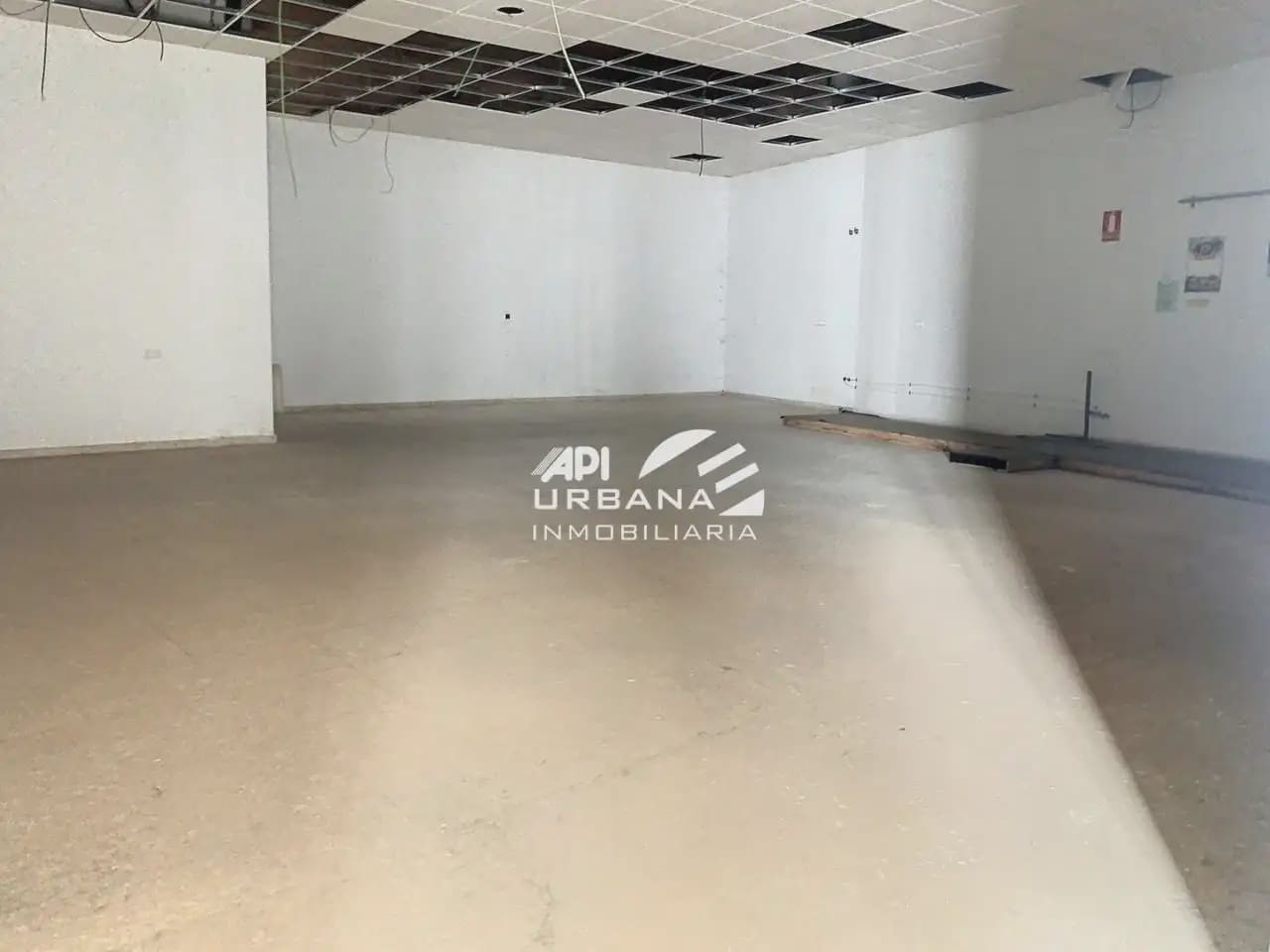 Comercial para venda em La Rambla - 140 000 € (Ref: 9963653)