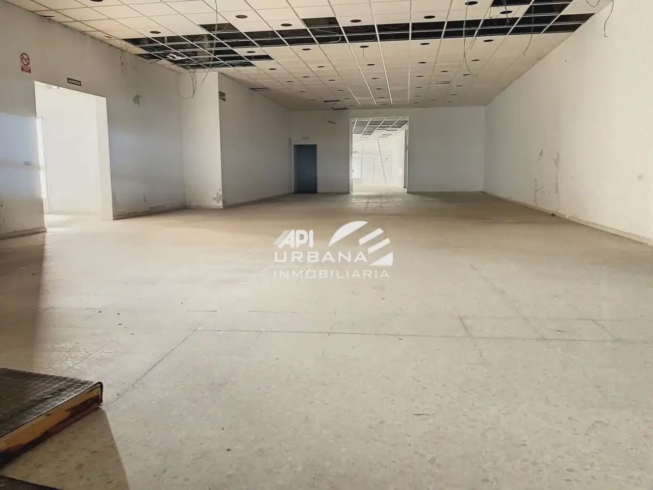 Comercial para venda em La Rambla - 140 000 € (Ref: 9963653)