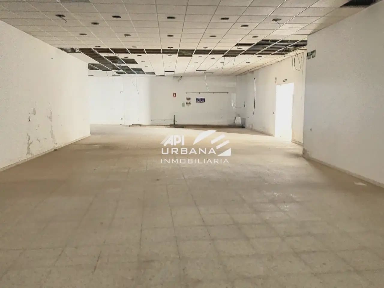 Comercial para venda em La Rambla - 140 000 € (Ref: 9963653)