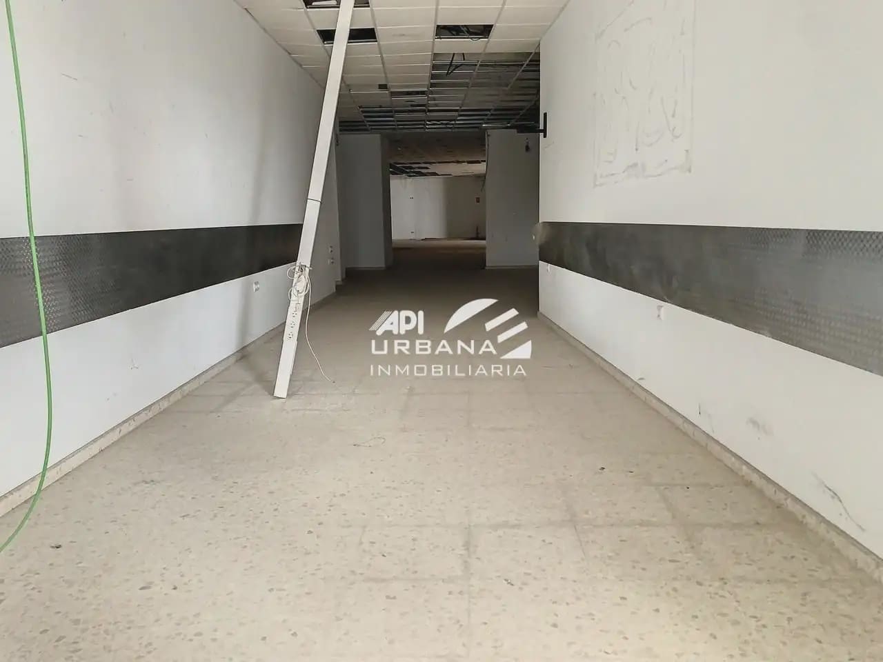 Comercial para venda em La Rambla - 140 000 € (Ref: 9963653)