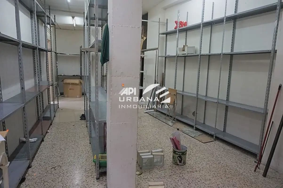 Commercieel te koop in Lucena - € 200.000 (Ref: 9963677)