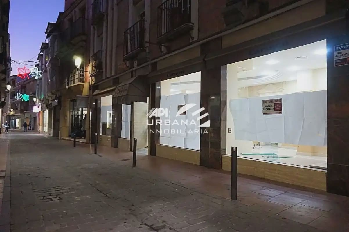 Commercieel te koop in Lucena - € 200.000 (Ref: 9963677)