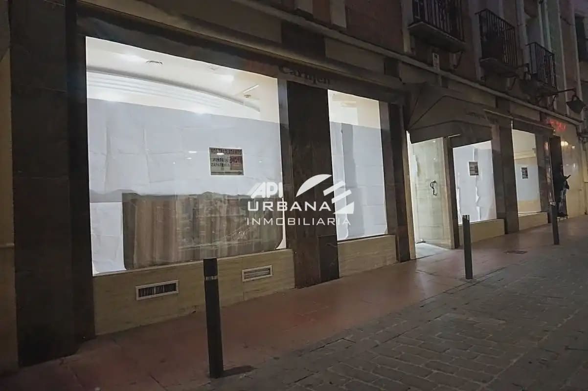 Commercieel te koop in Lucena - € 200.000 (Ref: 9963677)