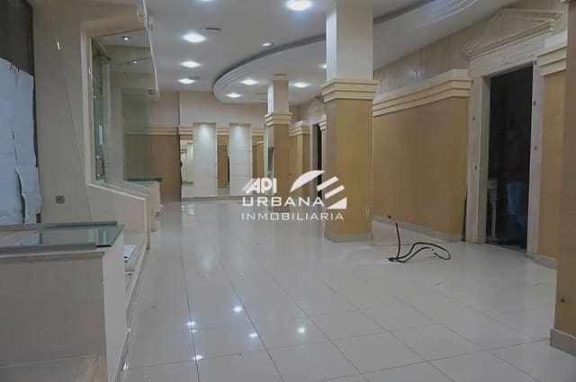 Commercieel te koop in Lucena - € 200.000 (Ref: 9963677)