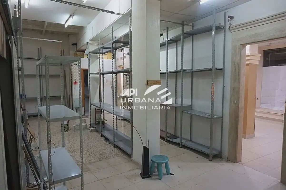 Commercieel te koop in Lucena - € 200.000 (Ref: 9963677)