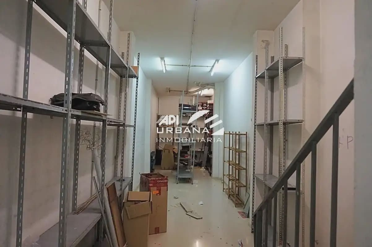 Commercieel te koop in Lucena - € 200.000 (Ref: 9963677)