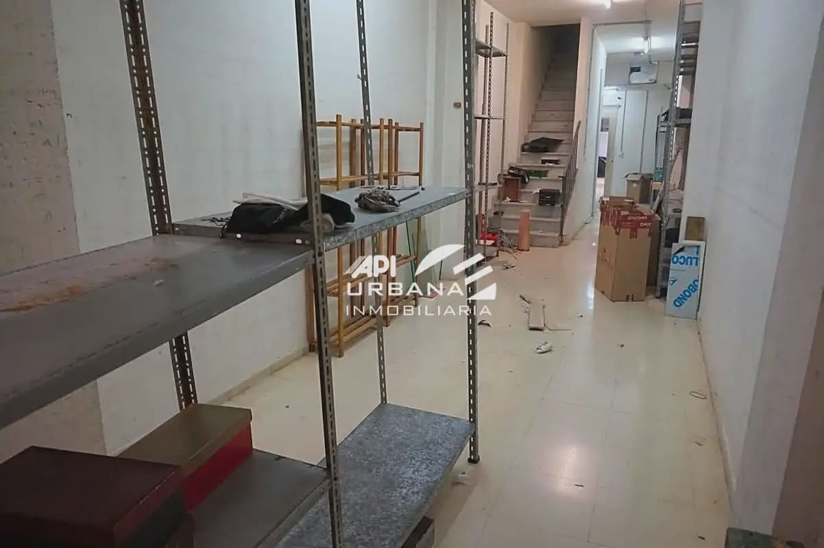 Commercieel te koop in Lucena - € 200.000 (Ref: 9963677)