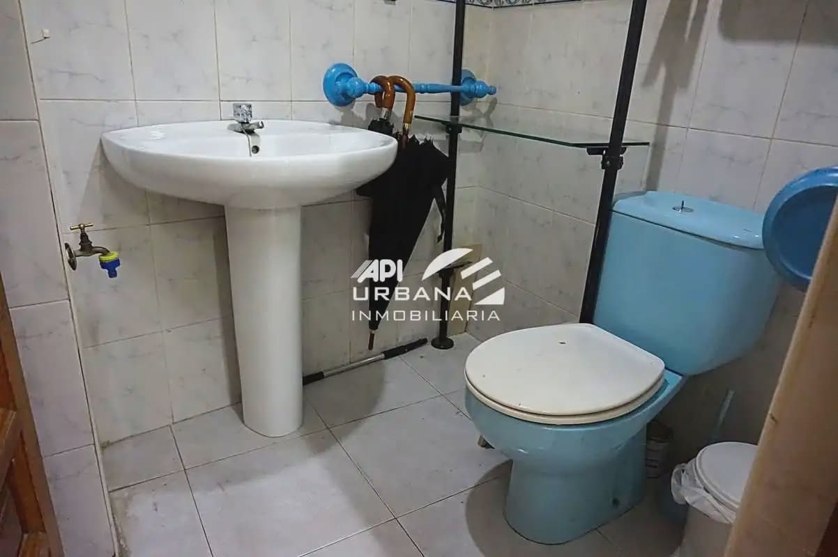 Commercieel te koop in Lucena - € 200.000 (Ref: 9963677)