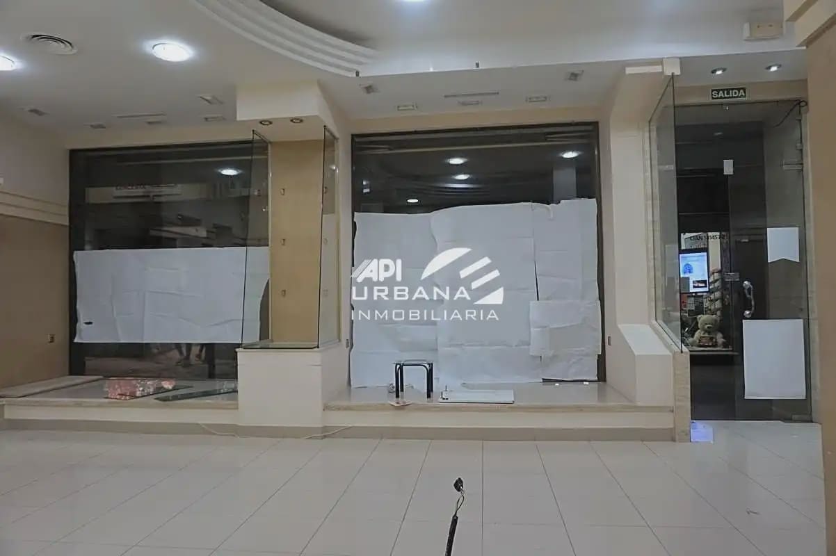 Commercieel te koop in Lucena - € 200.000 (Ref: 9963677)