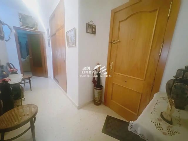 Apartamento de 3 habitaciones en Lucena en venta - 150.000 € (Ref: 9963679)