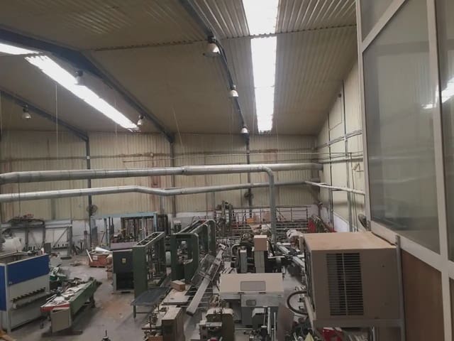 Commercieel te koop in Lucena - € 575.000 (Ref: 9963680)