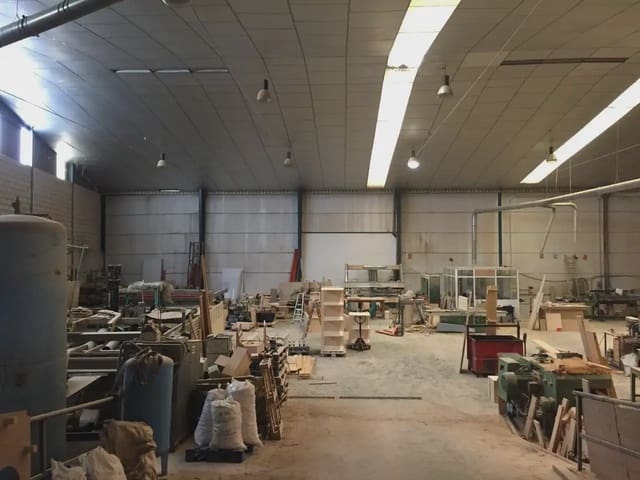 Commercieel te koop in Lucena - € 575.000 (Ref: 9963680)
