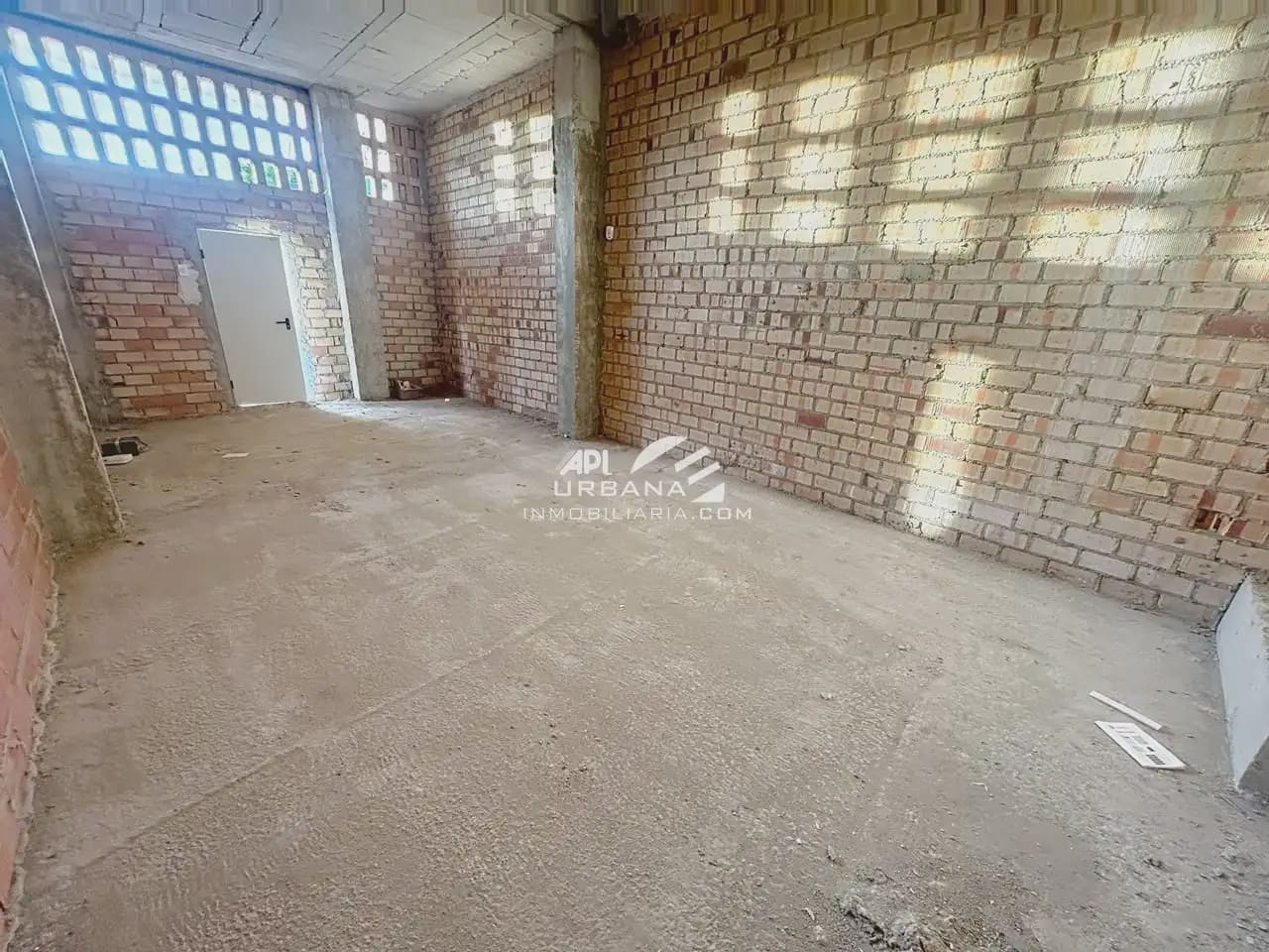 Commercial for rent in Lucena - € 150 (Ref: 9963681)