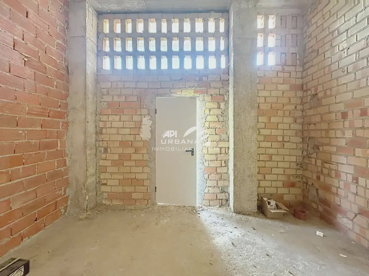 Commercial for rent in Lucena - € 150 (Ref: 9963681)