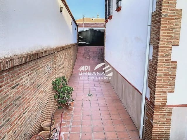5 soveværelse Villa til salg i Lucena med swimmingpool - € 580.000 (Ref: 9963682)
