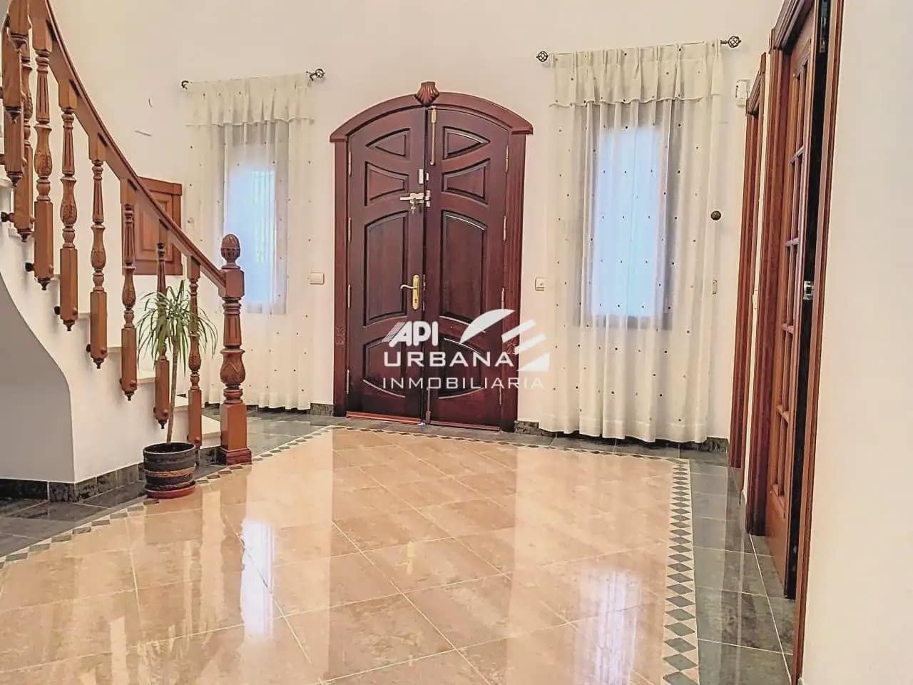 5 soveværelse Villa til salg i Lucena med swimmingpool - € 580.000 (Ref: 9963682)